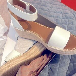 Women’s 9 dress shoes